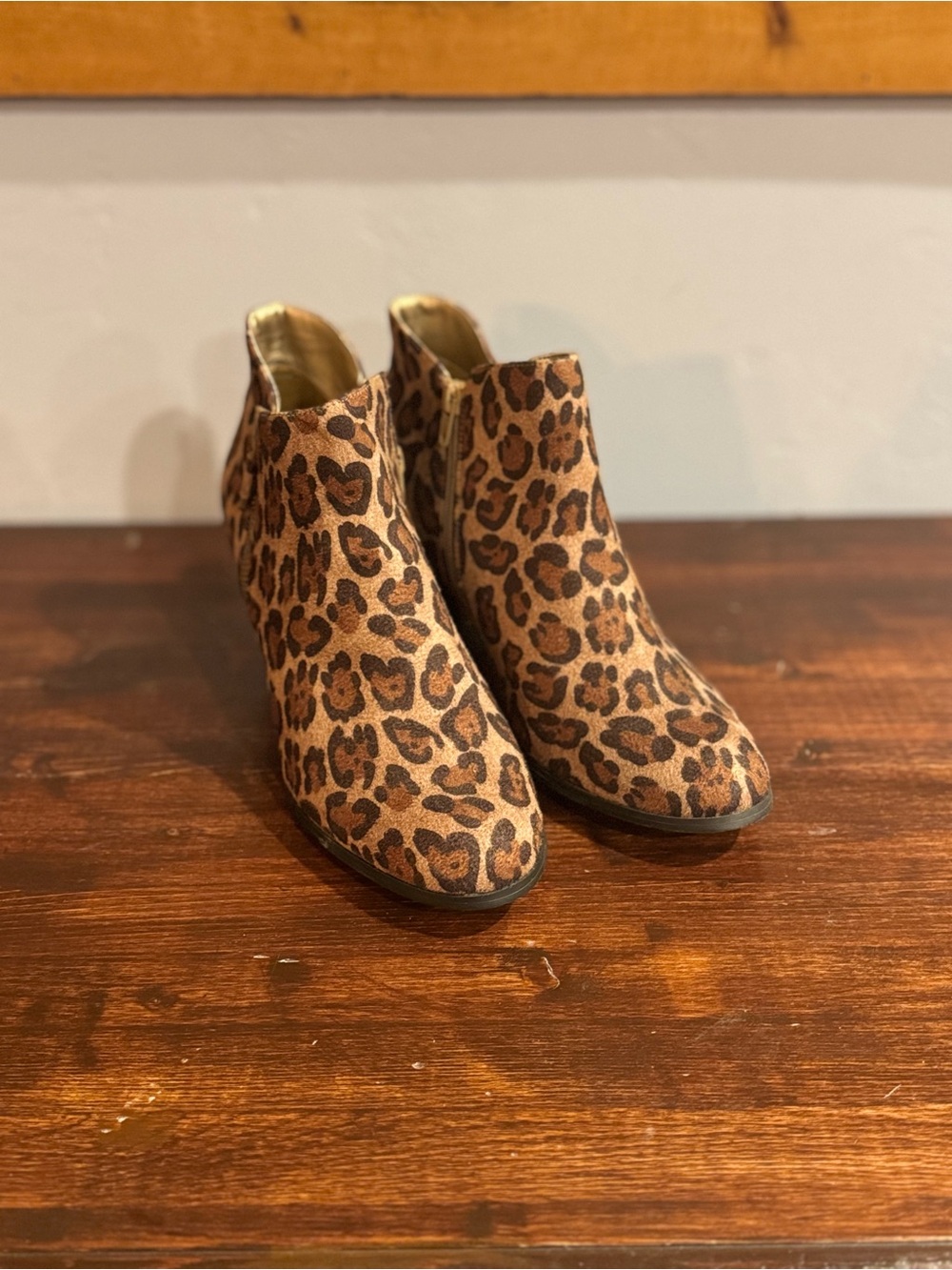 EUC Style & Co Women Leopard Print Booties